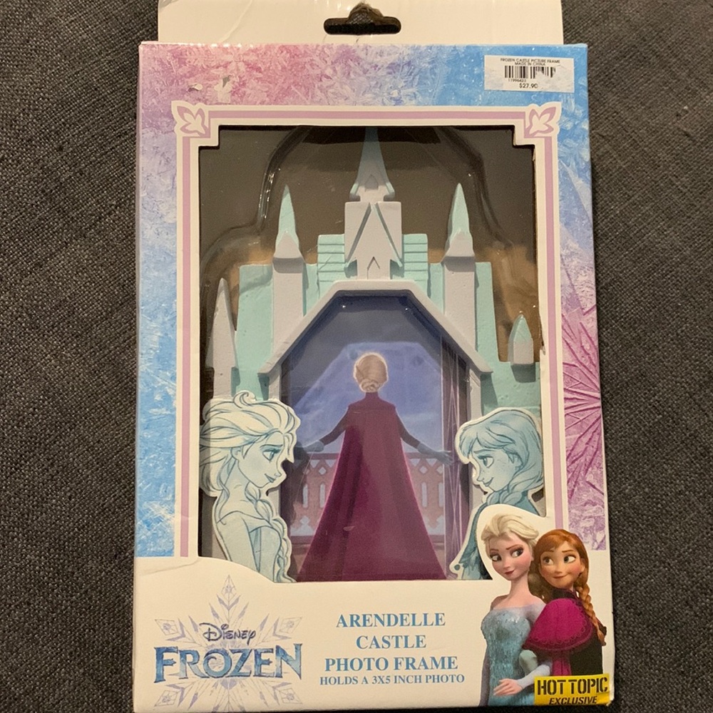 Hot Topic Exclusive 3x5 Frozen Arendelle Castle photo frame - new!